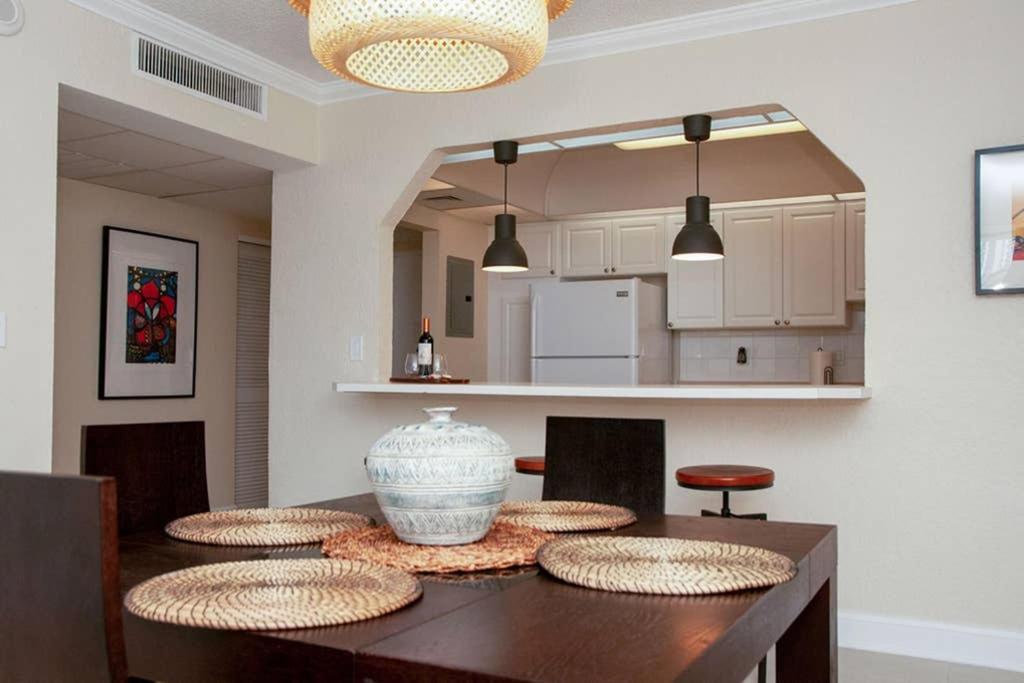 Beautiful Apartment Steps Away From The Beach Miami Beach Exterior photo